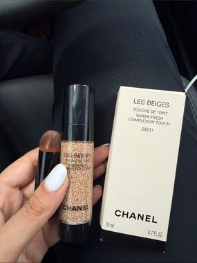 CHANEL Les Beiges Water-Fresh Complexion Touch BD31 - Beige & Black Packaging